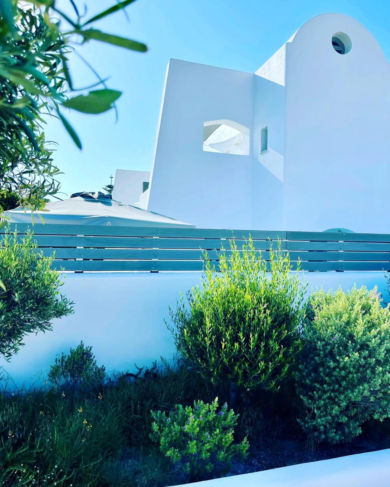 White Harmony Suites 메갈로호리 외부 사진